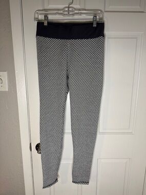 Charcoal & White Textured Scrunch Booty High-Waist Leggings